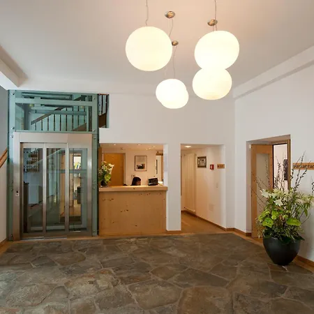 Hotel Mueller - Mountain Lodge-3